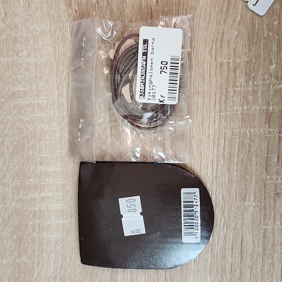 Iceland dragon head magnet and Thor's hammer necklace - Picture 2 of 6